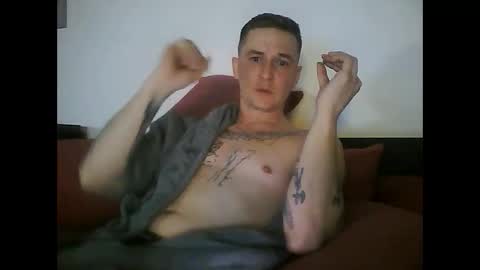 tonystrawberry online show from April 19, 2026, 2:33 am