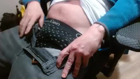 tonytonytony3001 online show from February 8, 2025, 2:04 am