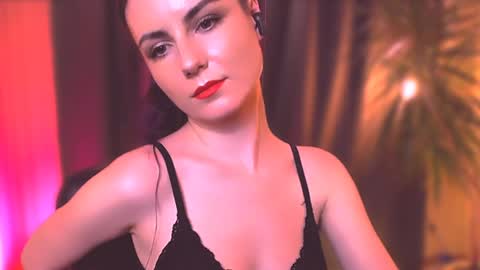 Snapshot of too_beautiful chatting on December 28, 2024, 9:30 pm Elizabeth online show from December 28, 2024, 9:30 pm