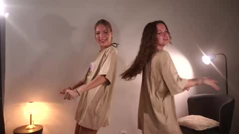 Snapshot of tootightwithbra chatting on June 4, 2026, 4:46 pm Kira online show from June 4, 2026, 4:46 pm