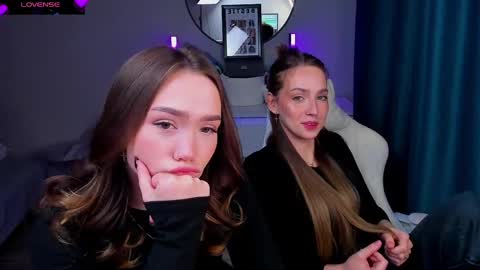 Snapshot of top_twins chatting on May 13, 2026, 9:28 am Yara online show from May 13, 2026, 9:28 am