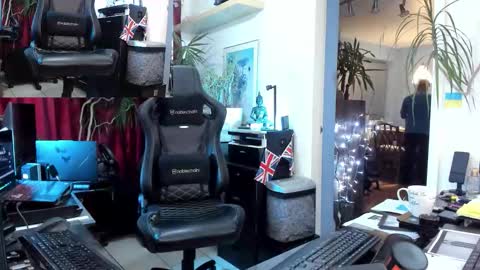 topalphaboss online show from October 22, 2025, 7:13 pm