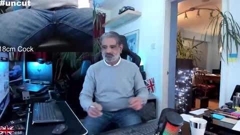 topalphaboss online show from November 12, 2025, 5:46 pm