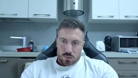Snapshot of toro_arrapato chatting on June 7, 2026, 9:57 am toro_arrapato online show from June 7, 2026, 9:57 am