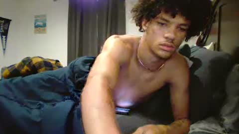 Snapshot of totxxx335 chatting on October 29, 2025, 6:42 pm totxxx335 online show from October 29, 2025, 6:42 pm