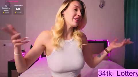 Snapshot of toxicdollkiss chatting on June 15, 2026, 9:39 pm ToxicDollKiss online show from June 15, 2026, 9:39 pm