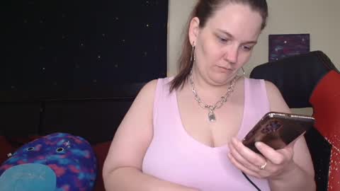 Snapshot of toxiclilly chatting on October 22, 2025, 8:03 am Lilly Miss Mistress Goddess Maam Queen Boss online show from October 22, 2025, 8:03 am