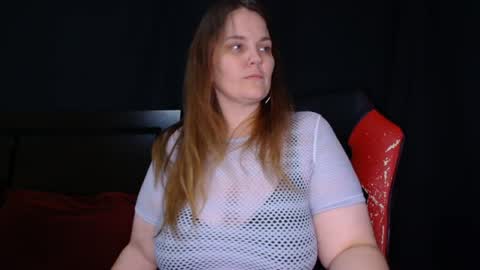 Snapshot of toxiclilly chatting on April 17, 2026, 5:27 pm Lilly Miss Mistress Goddess Maam Queen Boss online show from April 17, 2026, 5:27 pm