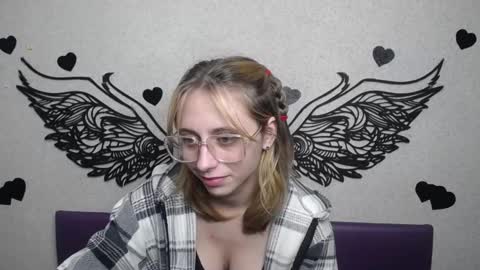 Snapshot of tracyleebb chatting on November 18, 2025, 2:43 pm TracyLeeBB online show from November 18, 2025, 2:43 pm