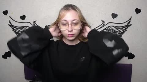 Snapshot of tracyleebb chatting on November 30, 2025, 11:47 am TracyLeeBB online show from November 30, 2025, 11:47 am