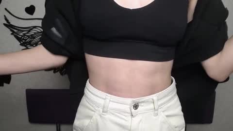 Snapshot of tracyleebb chatting on December 2, 2025, 12:10 pm TracyLeeBB online show from December 2, 2025, 12:10 pm