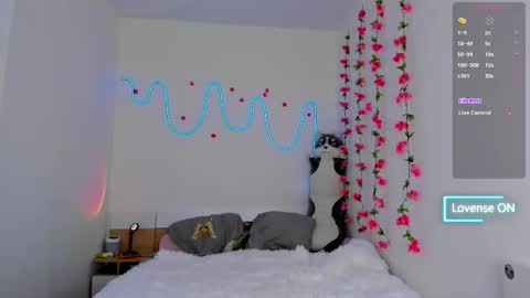 Ariana and Erik online show from October 16, 2025, 12:17 pm