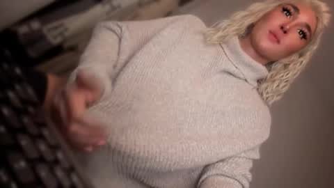 ALMIGHTY GODDESS VALENTINA online show from November 9, 2025, 11:52 am