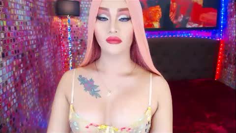 Snapshot of transplayfullolivia chatting on March 2, 2025, 8:18 pm KYLIE BELLA  TS online show from March 2, 2025, 8:18 pm