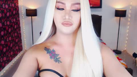 Snapshot of transplayfullolivia chatting on June 28, 2026, 11:00 pm KYLIE BELLA TS online show from June 28, 2026, 11:00 pm