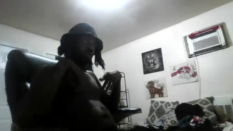 Snapshot of tray713152 chatting on June 18, 2026, 1:17 am 10Thickness online show from June 18, 2026, 1:17 am