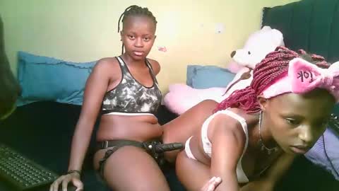 Snapshot of trazic_ chatting on October 19, 2025, 8:31 pm trazic_ online show from October 19, 2025, 8:31 pm