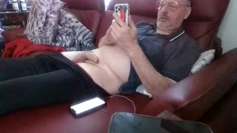 Snapshot of trebgeis1 chatting on May 1, 2026, 11:15 am trebgeis1 online show from May 1, 2026, 11:15 am