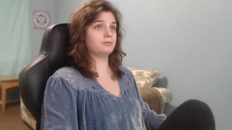 TreeJeanne online show from December 31, 2024, 10:34 pm