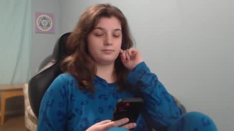 TreeJeanne online show from March 11, 2025, 2:43 am