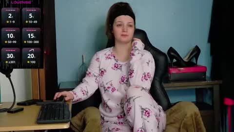 TreeJeanne online show from October 12, 2025, 2:54 am