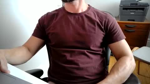 Snapshot of triassthlete chatting on October 21, 2025, 8:20 pm Tri-Athlete online show from October 21, 2025, 8:20 pm