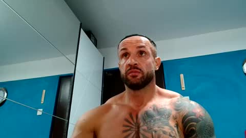 tridentmuscles online show from October 10, 2025, 10:42 pm