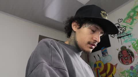 - trieone online show from March 27, 2026, 2:39 pm