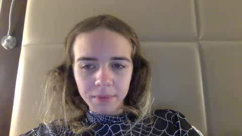 trippybb222 online show from November 1, 2025, 9:50 pm