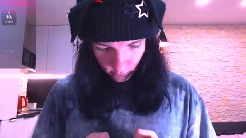 Snapshot of trishxl chatting on February 8, 2026, 6:44 pm Max online show from February 8, 2026, 6:44 pm