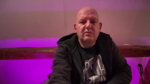 Triton online show from October 2, 2025, 2:51 am