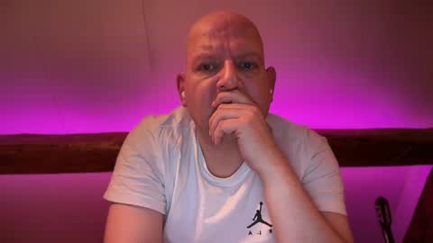 Triton online show from April 17, 2026, 7:06 pm