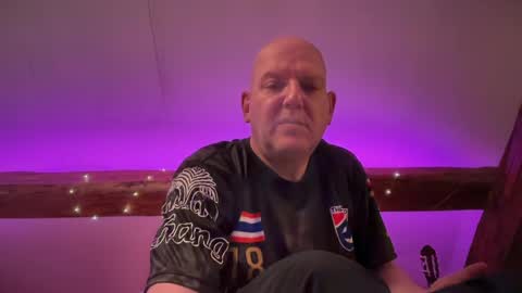 Snapshot of tritonspace chatting on April 27, 2026, 12:30 am Triton online show from April 27, 2026, 12:30 am