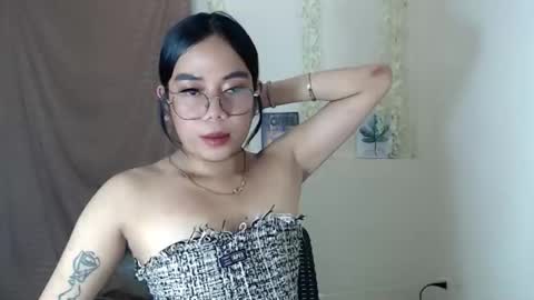trixie_foxslut online show from November 17, 2025, 8:31 am