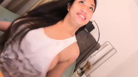 trixiebayeseraa online show from November 10, 2025, 11:15 pm