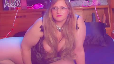Snapshot of trixstarchik999 chatting on March 1, 2025, 6:00 pm trixstarchik online show from March 1, 2025, 6:00 pm