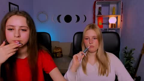 Snapshot of trixy_melison chatting on March 20, 2026, 1:27 pm Trixy online show from March 20, 2026, 1:27 pm