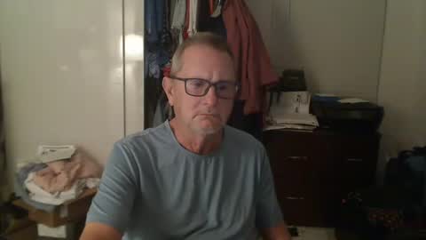 Snapshot of troffer1020 chatting on January 16, 2025, 12:02 am Troffer online show from January 16, 2025, 12:02 am