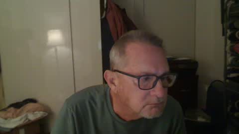 Snapshot of troffer1020 chatting on January 22, 2025, 5:26 am Troffer online show from January 22, 2025, 5:26 am