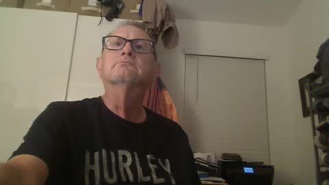 Snapshot of troffer1020 chatting on February 26, 2025, 4:14 am Troffer online show from February 26, 2025, 4:14 am