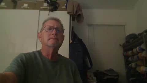 Snapshot of troffer1020 chatting on October 28, 2025, 2:59 am Troffer online show from October 28, 2025, 2:59 am