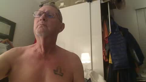 Snapshot of troffer1020 chatting on November 5, 2025, 12:54 am Troffer online show from November 5, 2025, 12:54 am