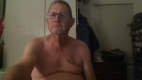 Snapshot of troffer1020 chatting on November 12, 2025, 11:25 pm Troffer online show from November 12, 2025, 11:25 pm