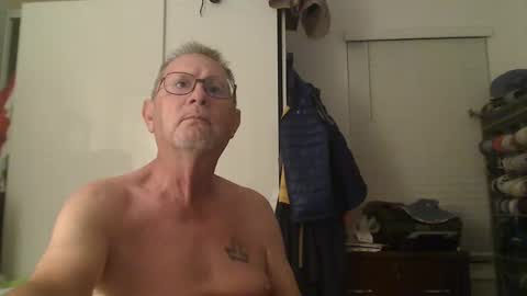 Snapshot of troffer1020 chatting on November 20, 2025, 1:50 am Troffer online show from November 20, 2025, 1:50 am