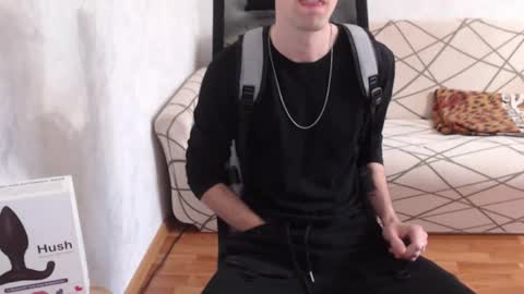 Snapshot of trone41 chatting on October 21, 2025, 4:57 am I POST MY FUCKING VIDEOS AND PICS online show from October 21, 2025, 4:57 am