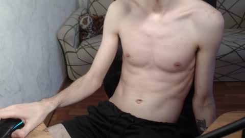 Snapshot of trone41 chatting on December 17, 2025, 4:18 am I POST MY FUCKING VIDEOS AND PICS online show from December 17, 2025, 4:18 am