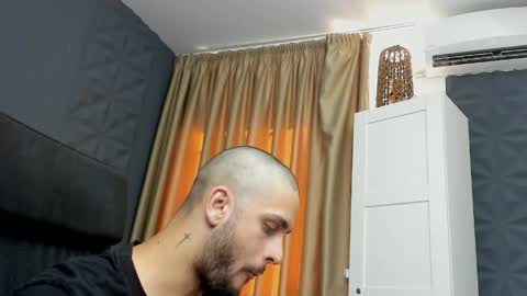 Snapshot of troywade chatting on June 9, 2026, 4:18 pm TroyWade online show from June 9, 2026, 4:18 pm