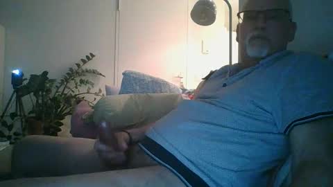 Snapshot of trukturk chatting on April 27, 2026, 8:29 pm trukturk online show from April 27, 2026, 8:29 pm