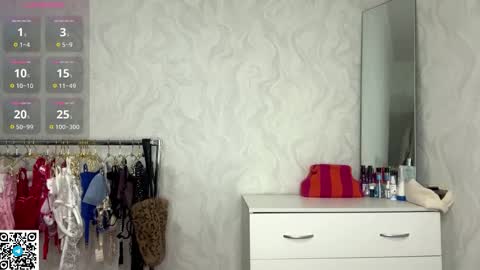 Molly online show from November 8, 2025, 3:45 pm