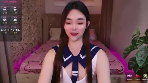 ts_yoshi_ online show from October 4, 2025, 2:20 am